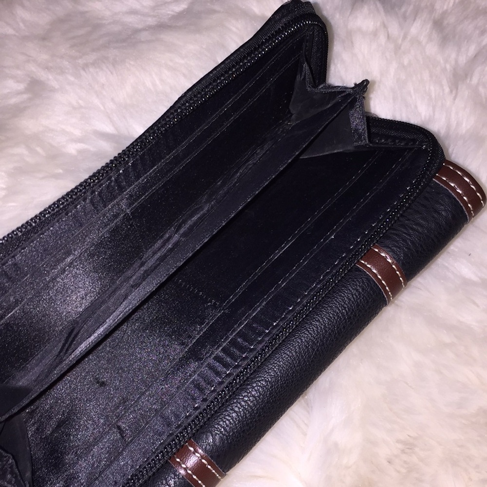 ๐ Wallet - Picture 2 of 4